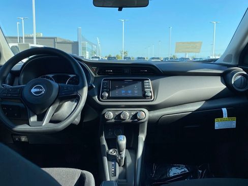 New 2025 Nissan Kicks Play S image 18