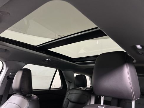 Used 2022 Ford Explorer XLT w/ Equipment Group 202A image 24