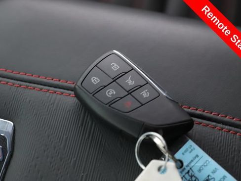 Used 2025 GMC Yukon AT4 Ultimate AWD/4WD image 3