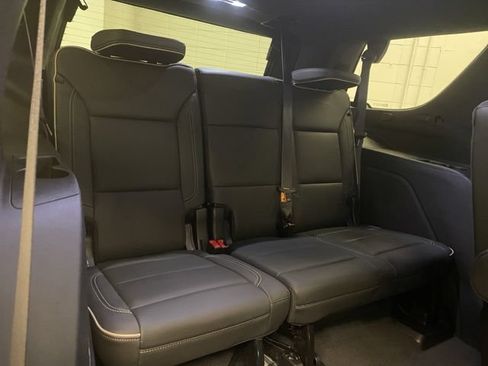 Used 2024 GMC Yukon SLT w/ SLT Luxury Package AWD/4WD image 26