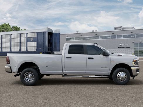 New 2026 RAM 3500 Big Horn AWD/4WD image 21