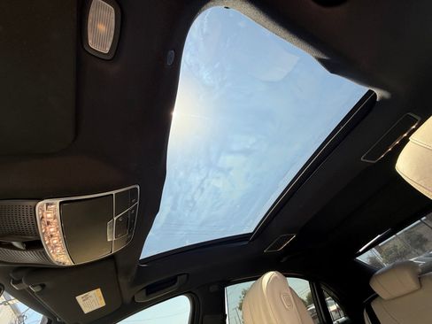 Used 2018 Mercedes-Benz S 560 Sedan image 13