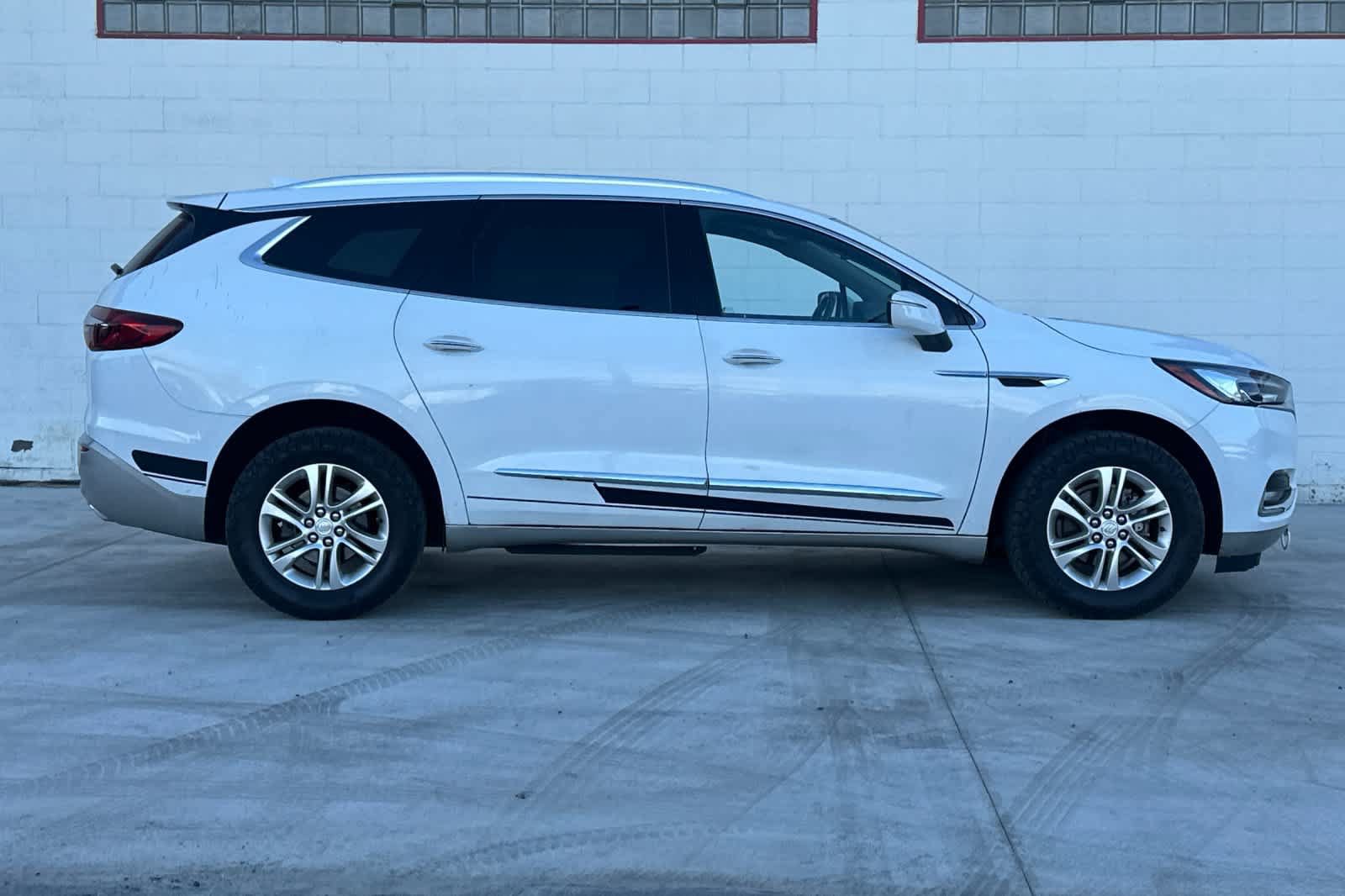 Used 2021 Buick Enclave Essence FWD image 9