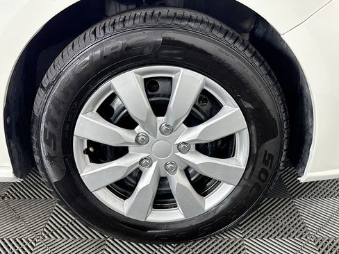 Used 2024 Nissan Altima 2.5 S FWD image 31