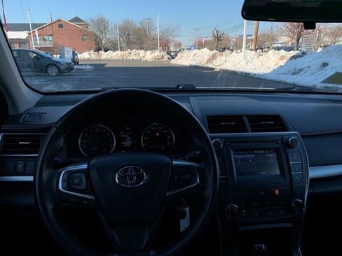 Used 2016 Toyota Camry SE image 15