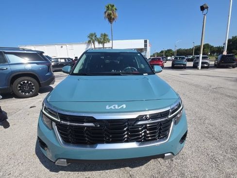Used 2025 Kia Seltos EX w/ EX Sunroof Package AWD/4WD image 2