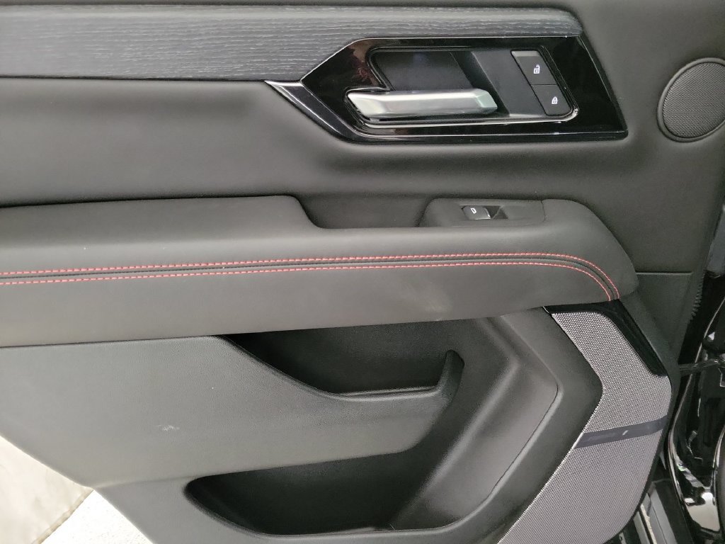 Used 2026 GMC Yukon AT4 Ultimate w/ LPO, Floor Liner Package AWD/4WD image 23