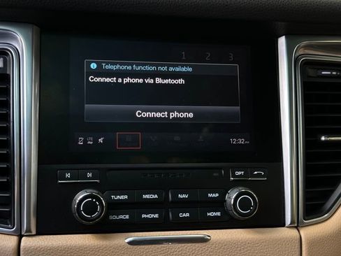 Used 2018 Porsche Macan Sport Edition w/ Driver Memory Package image 24