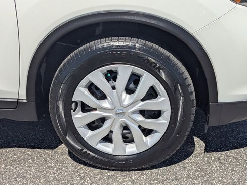 Used 2020 Nissan Rogue S image 10