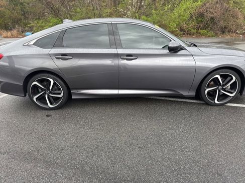 Used 2020 Honda Accord Sport image 2