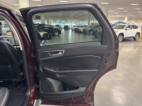Used 2022 Ford Edge SEL w/ Convenience Package image 12