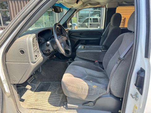Used 2006 Chevrolet Silverado 2500 LT w/ Heavy-Duty Power Package AWD/4WD image 5