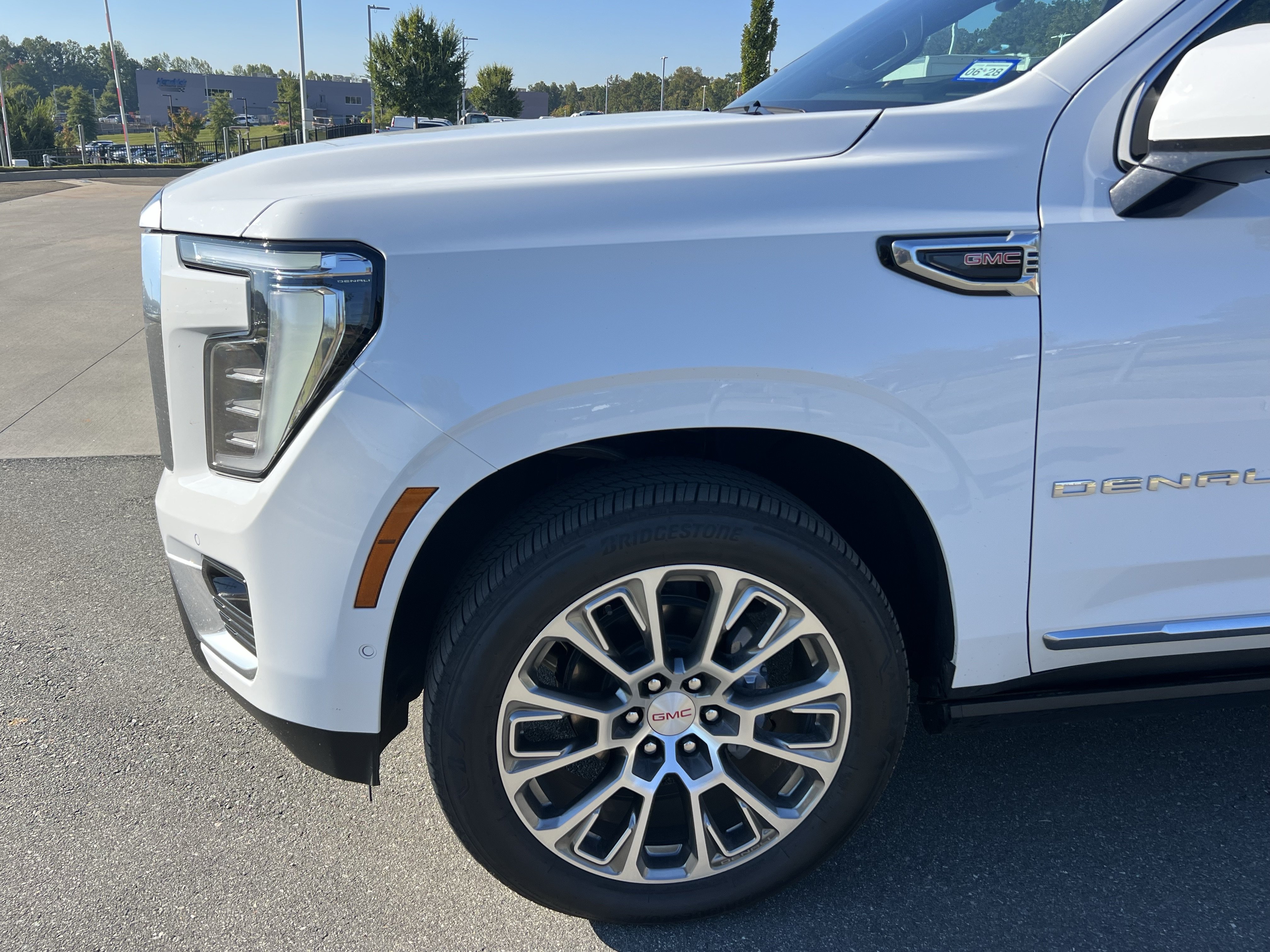 Used 2026 GMC Yukon Denali w/ Sun & Power Step Package AWD/4WD image 12