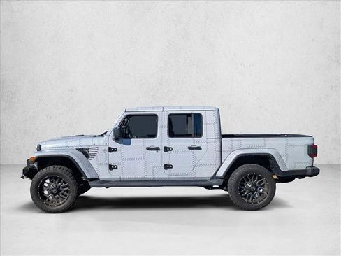 Used 2022 Jeep Gladiator Overland w/ Popular Equipment Package image 8