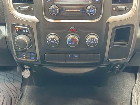 Used 2022 RAM 1500 Classic SLT AWD/4WD image 14