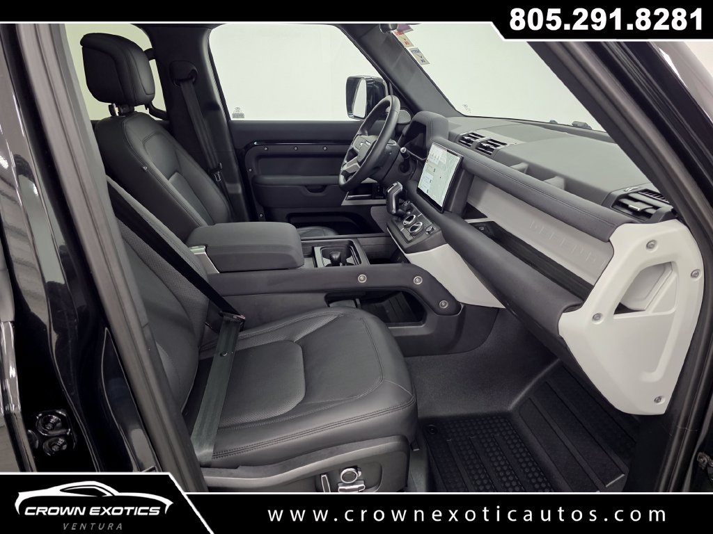 Used 2023 Land Rover Defender 130 SE AWD/4WD image 11