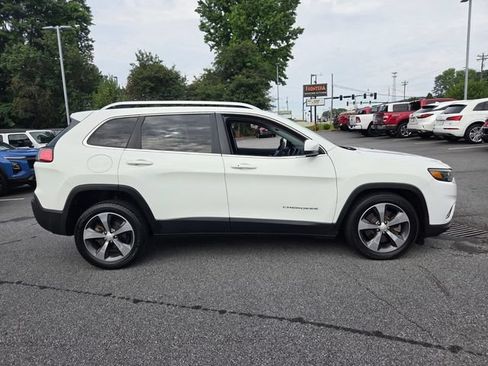 Used 2019 Jeep Cherokee Limited FWD image 10
