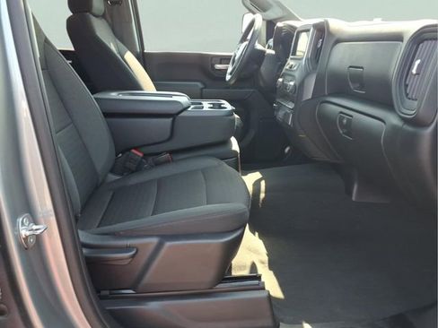 Used 2025 Chevrolet Silverado 2500 Custom w/ Custom Value Package image 22