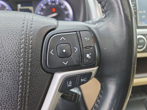 Used 2018 Toyota Highlander XLE image 20