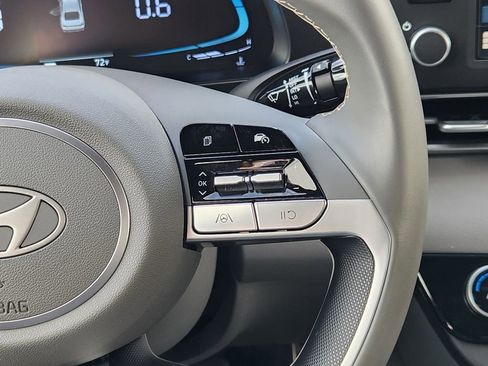 Certified 2025 Hyundai Elantra Sport image 27