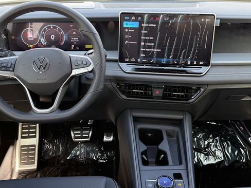 New 2026 Volkswagen Tiguan SE R-Line image 8