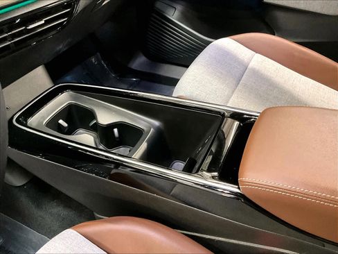 Used 2023 Volkswagen ID.4 2WD image 19