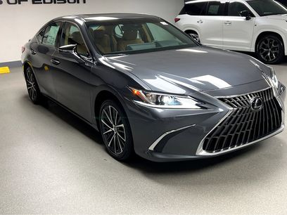 New 2025 Lexus ES 350 w/ Premium Package