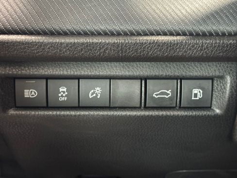 Used 2025 Toyota Camry SE FWD image 31