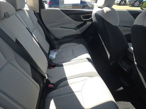 Used 2022 Subaru Forester AWD/4WD image 5
