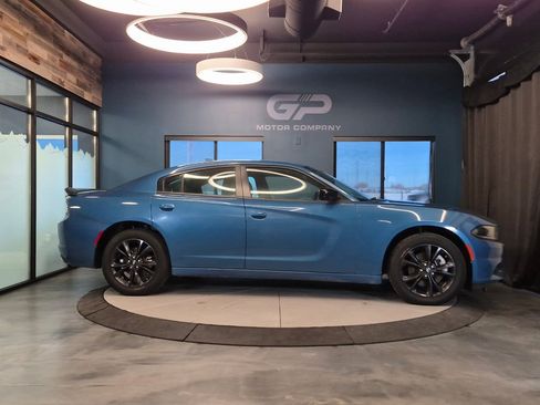 Used 2023 Dodge Charger SXT w/ Blacktop Package image 2