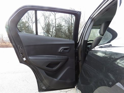 Used 2019 Chevrolet Trax LT image 18