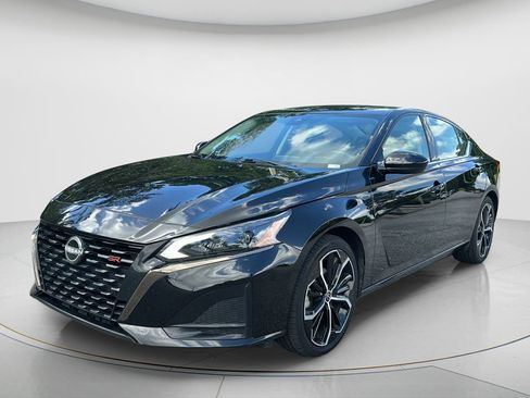 Used 2024 Nissan Altima 2.5 SR FWD image 1