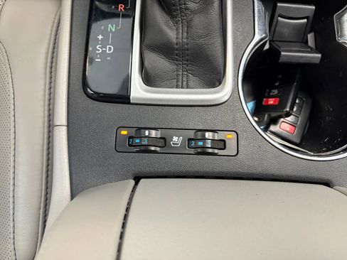 Used 2015 Toyota Highlander Limited AWD/4WD image 27