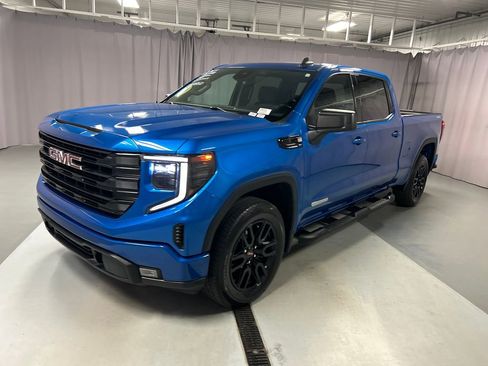 Used 2023 GMC Sierra 1500 Elevation AWD/4WD image 3