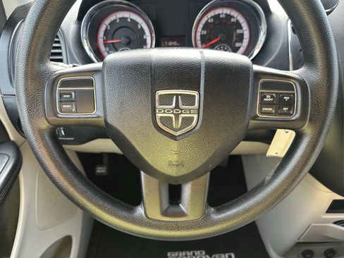Used 2012 Dodge Grand Caravan SE FWD image 19