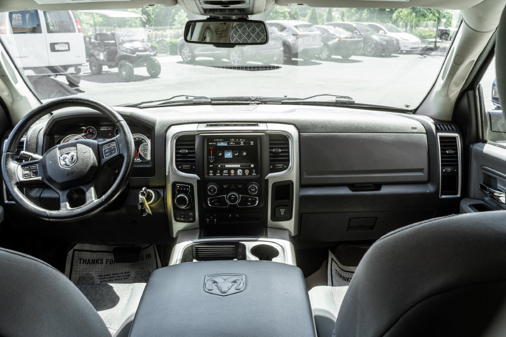 Used 2016 RAM 1500 Classic SLT w/ SLT Plus D←cor Group AWD/4WD image 8