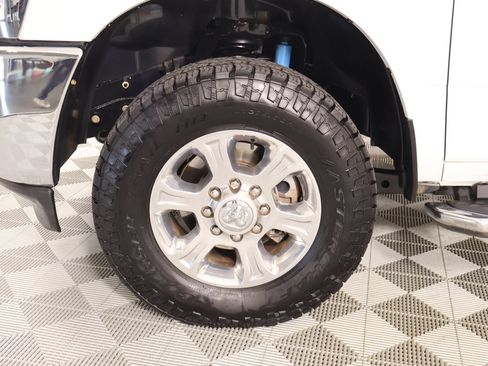 Used 2025 RAM 2500 Big Horn AWD/4WD image 17