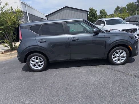 Certified 2025 Kia Soul LX w/ LX Technology Package FWD image 6