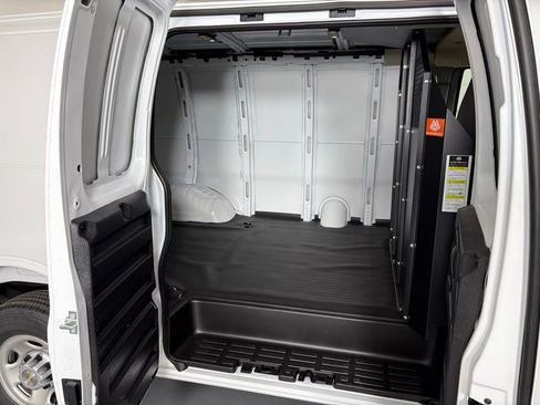 New 2026 Chevrolet Express 2500 w/ Driver Convenience Package RWD image 30
