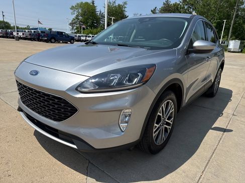 Used 2022 Ford Escape SEL image 3