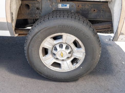Used 2009 Chevrolet Silverado 2500 W/T AWD/4WD image 26