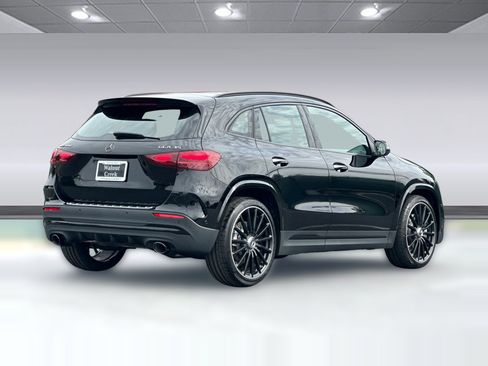 New 2026 Mercedes-Benz GLA 35 AMG 4MATIC image 8