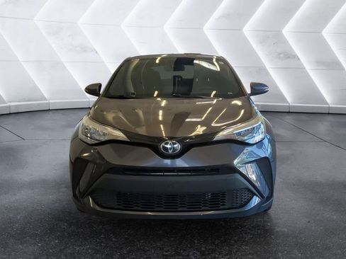 Used 2020 Toyota C-HR XLE FWD image 2
