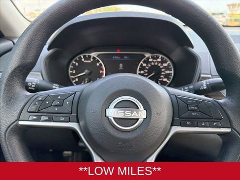 Used 2025 Nissan Altima 2.5 SV FWD image 11