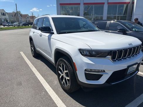 Used 2025 Jeep Grand Cherokee Limited image 6