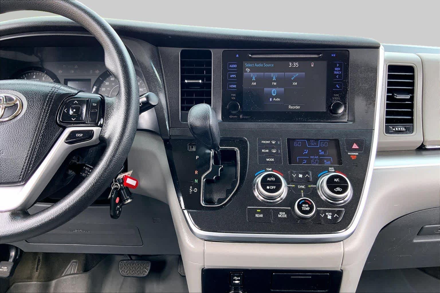 Used 2015 Toyota Sienna LE FWD image 6