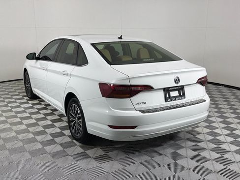 Used 2019 Volkswagen Jetta SE w/ Cold Weather Package FWD image 7