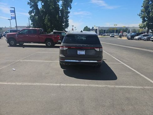 Used 2025 Lincoln Aviator Reserve w/ Equipment Group 201A AWD/4WD image 11