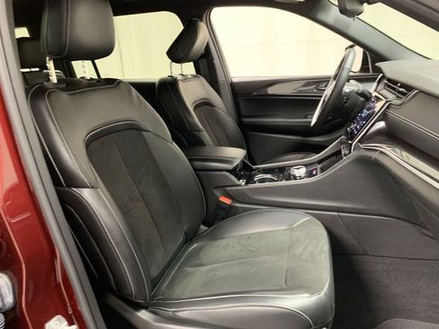 Used 2022 Jeep Grand Cherokee L Laredo image 23