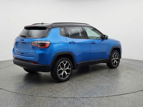 Used 2025 Jeep Compass Limited image 9